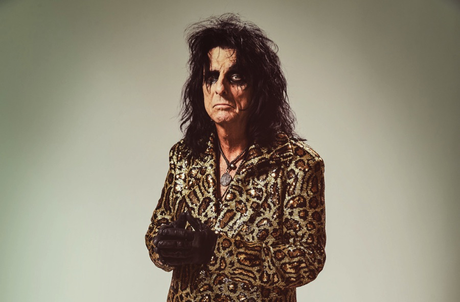Alice Cooper-Paranormal-press-pictures-online-print-copyright-earMUSIC-photocredit-Rob-Fenn-5-cropped-px900