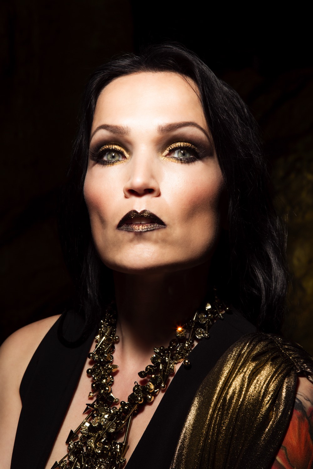 TARJA-In-The-Raw-Press-Pictures-122019-6-Copyright-earMUSIC-Photo-Credit-Tim-Tronckoe-1000px